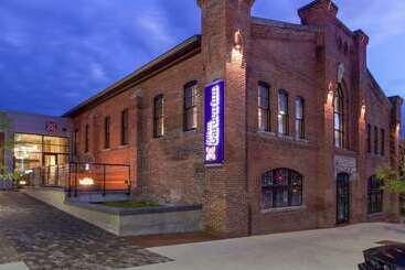 هتل Hilton Garden Inn Burlingtondowntown