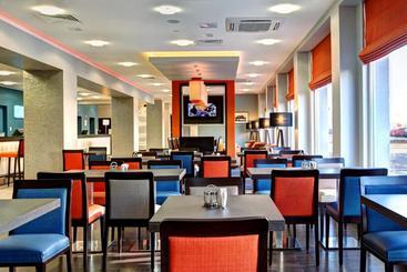 هتل Holiday Inn Express Voronezh  Kirova, An Ihg