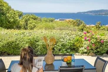 Отель Résidence & Hôtel Aria Marina