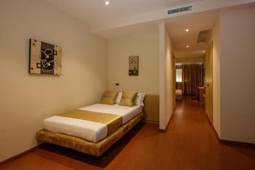 Sky 2 Hotel Tirana