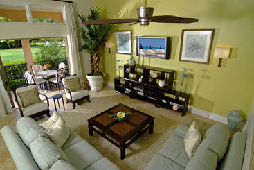 هتل The Somerset On Grace Bay