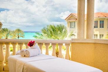 هتل The Somerset On Grace Bay