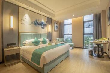 Greentree Eastern Hotel Hainan Free Trade Port Jiangdong New District Meilan Airport