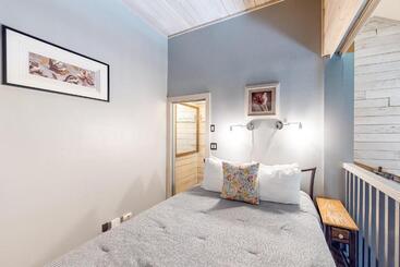 فندق Elkhorn Studio Condo   The Clocktower