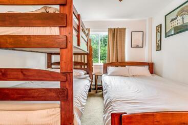 هتل Mountainside Ski Lodge