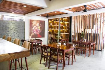 בית מלון כפרי Bopha Bassac Boutique