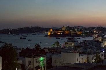 Ena Boutique Hotel & Residences