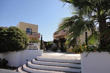 ホテル Pergamos Village