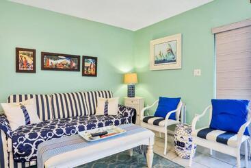 فندق Mariners Cove 302
