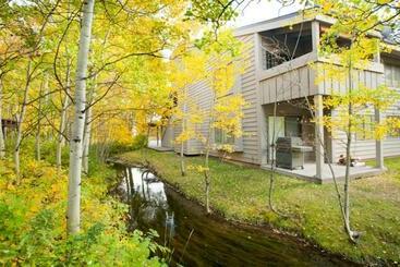 בית מלון כפרי 5123 Foxtail