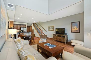 בית מלון כפרי Fabulous Riverstone Retreat