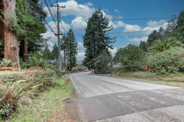 فندق Redwood Roost