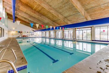 Отель Wapato Point Halmalka Condo 511a