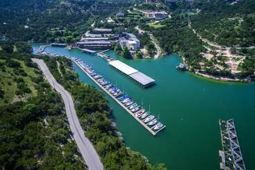 酒店 Lavish World Of Tennis