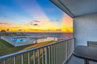 فندق Satellite Haven