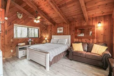 فندق Azalea Pine Bungalow