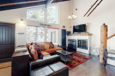 Отель Back Country Basecamp