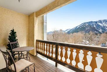 Отель Wolfgang Downtown Suites #34