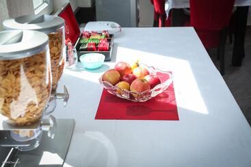 تختخواب و صبحانه Becar Pyramid Rooms