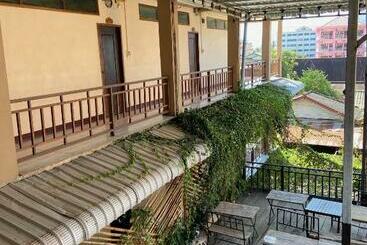 호텔 Alisona Guesthouse