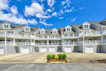 Отель South Shore Marina    23 Marina View #b4