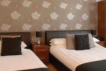 تختخواب و صبحانه Senlac Guesthouse