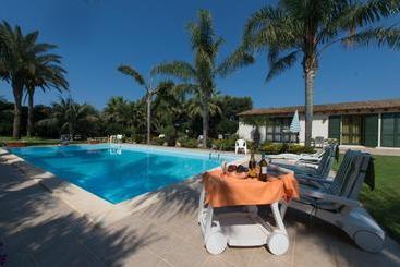 تختخواب و صبحانه Villa Nika