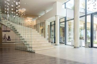 Palmon Bay Hotel & Spa