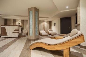 فندق Ramada By Wyndham Mersin