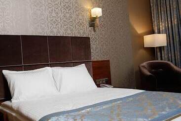 בית מלון כפרי Sular