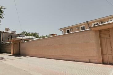 פנסיון Sevara Guest House