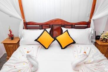 膳宿费 Villa Ray White Unawatuna