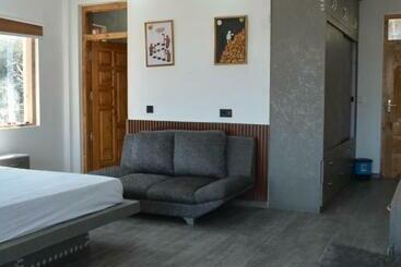 צימר Mantri Ki Chani