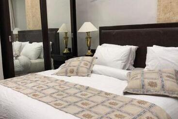 تختخواب و صبحانه Zrizira Inn