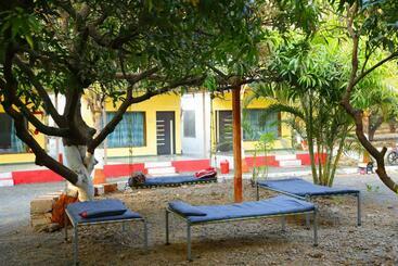 Hotel Gir Ganesh Farm & Resort