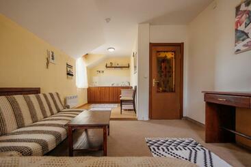 膳宿费 конна база и къща за гости дворене