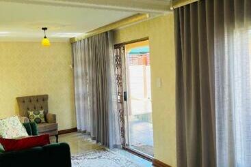 Пансион Bloom Guest House