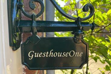 مبيت وإفطار Guesthouseone