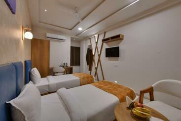 Click Hotel Tulsi Jamnagar 7 Mins From Reliance Industrial Township