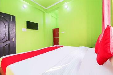 בית מלון כפרי Oyo Flagship 70255  Raj Lalit