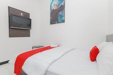 فندق Reddoorz Near Mayapada Hospital Surabaya