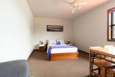 פנסיון Pousada Wafeh Pampulha Suítes