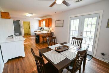 Lots To Do In This Cozy Oakhurst Farm Guest House