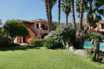 מלון דירות Residence Con Piscina A Palau, A Soli 150 Mt. Dal Mare