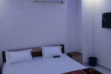 ホテル Oyo 70194  King