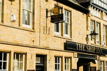 הוסטל Ship Inn Ltd