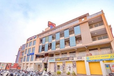 Fabhotel Meritus Inn