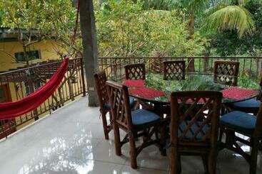 بنسيون Gaia Lodge