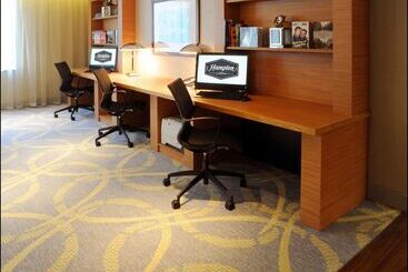 בית מלון כפרי Hampton By Hilton Newcastle