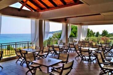 هتل Maranton Beach